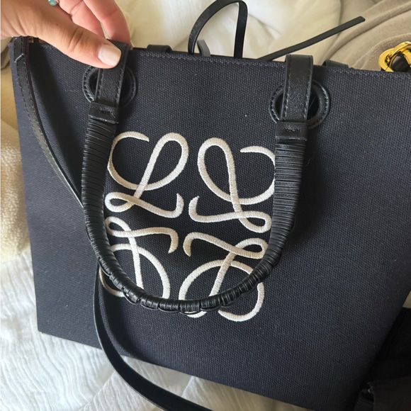 Loewe Black Leather Tote Bag with Structured Design - Picture 5 of 8
